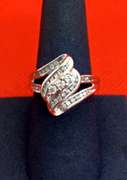 LADIES 14K WHITE GOLD RING WITH DIAMONDS