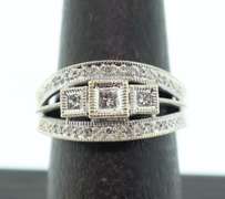 LADIES WHITE GOLD AND DIAMOND RING