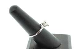 Gorgeous 14kt Solid White Gold & Pear Shaped Diamond Ring
