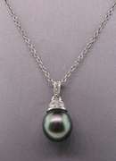 18K WHITE GOLD NECKLACE WITH 14K WHITE GOLD PEARL AND DIAMOND PENDANT