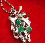 18K WHITE GOLD DIAMOND AND EMERALD SET