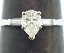 Gorgeous 14kt Solid White Gold & Pear Shaped Diamond Ring