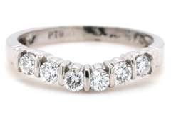 0.50ctw Diamond Curved Wedding Band Ring in Platinum