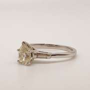 Gorgeous 14kt Solid White Gold & Pear Shaped Diamond Ring