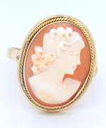 Handsome Yellow Gold Cameo Ring
