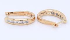 Elegant Yellow Gold Round Brilliant Cut and Baguette Diamond Earrings