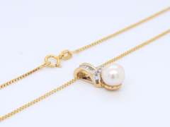 Fabulous Yellow Gold 7mm Pearl and Baguette Diamond Pendant on Chain