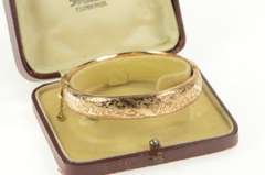 9K Yellow Gold Victorian English 1895 Leaf Engraved Bangle Bracelet