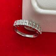 18K WHITE GOLD AND DIAMOND BAND / RING