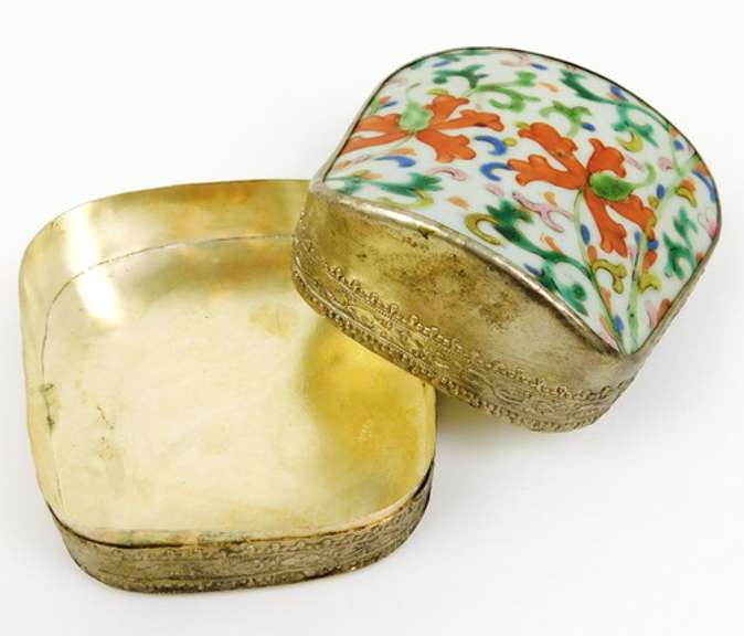 Vintage Large Chinese Porcelain Box