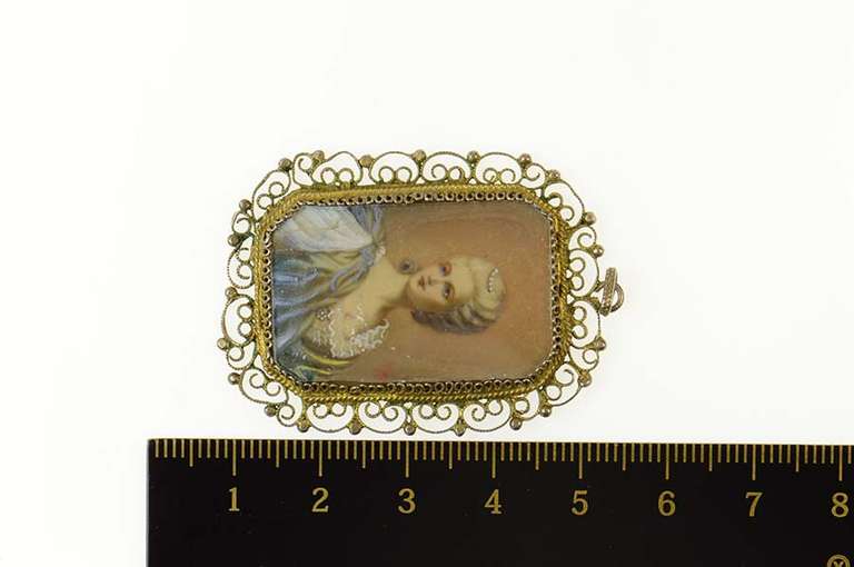 800 Silver Ornate Painted Lady Filigree Trim Statement Pendant