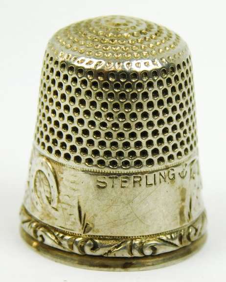 Antique Sterling Horseshoe & Clover Thimble