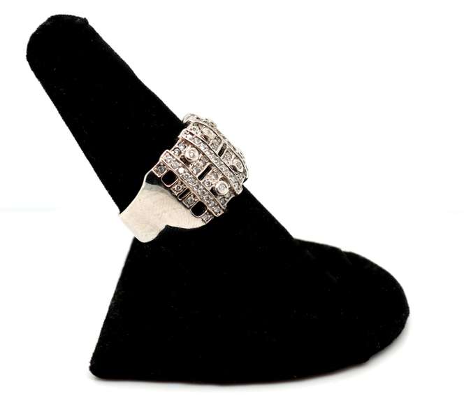 LADIES 14KT WHITE GOLD DIAMOND RING / BAND