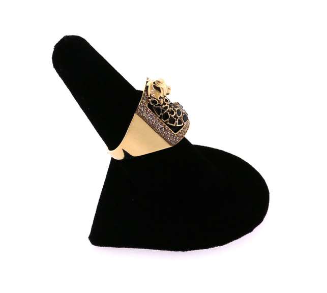 Contemporary Handmade Italian 14k Gold Signet Ring with Noble Panther