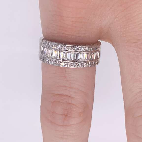 Stunning 14kt Gold & Diamond Band Ring, 2.0 CTW