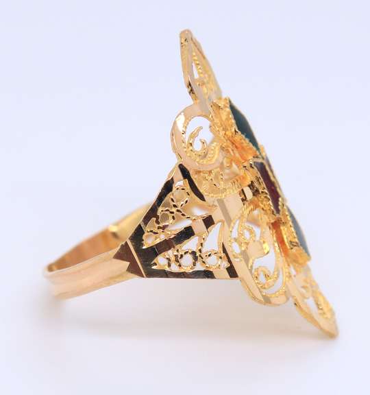 Beautiful 18kt Yellow Gold Saddle Ring w Enamel