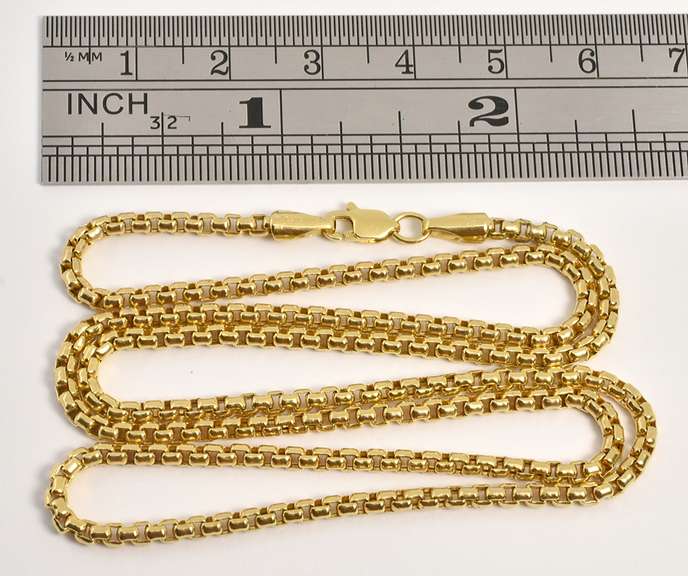 Fashionable Rounded Box Link Necklace