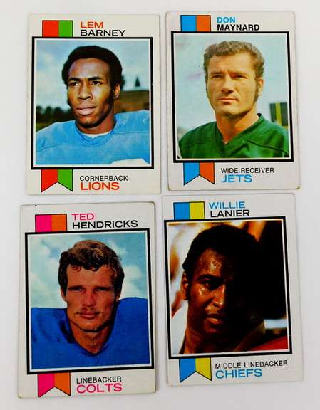 4 Topps 1973 Football Cards