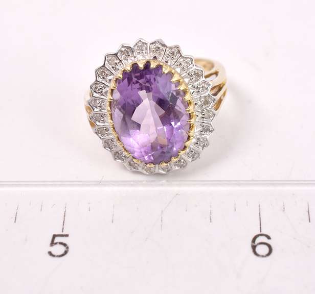 Dazzlling Amethyst and Diamond Ring in 14K Yellow Gold