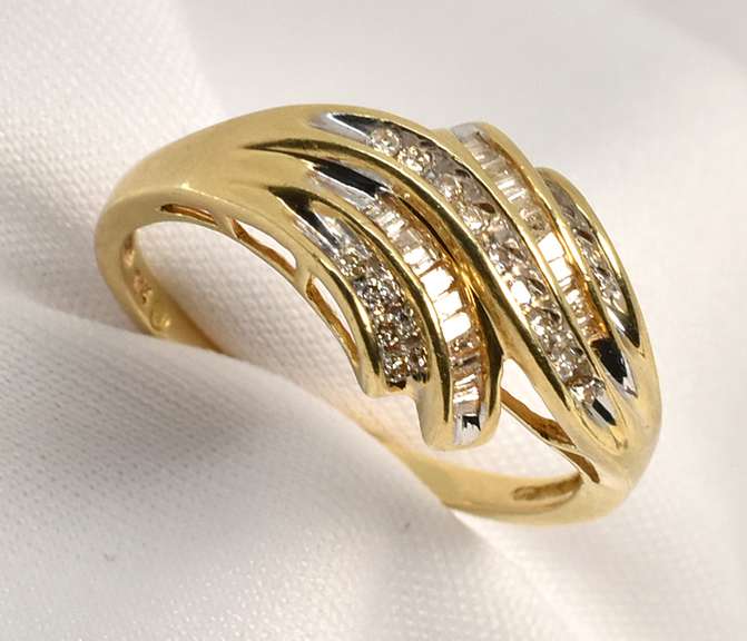 Stylish Diamond Dome Ring