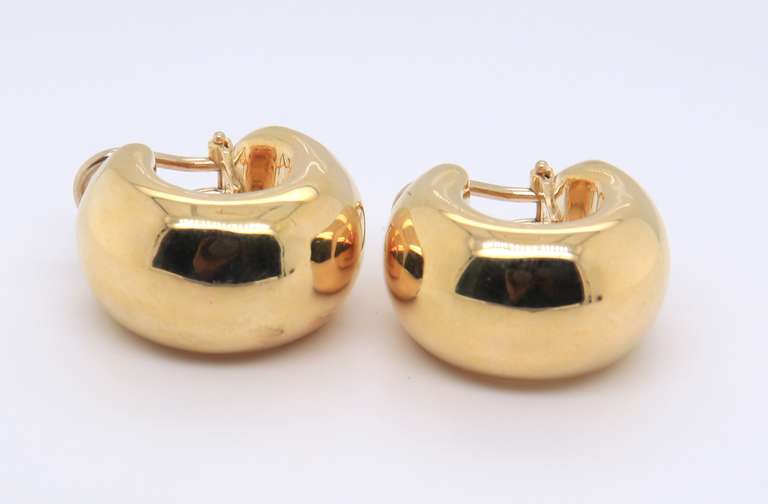 Attractive 18kt Italian Wide Hoop Earrings