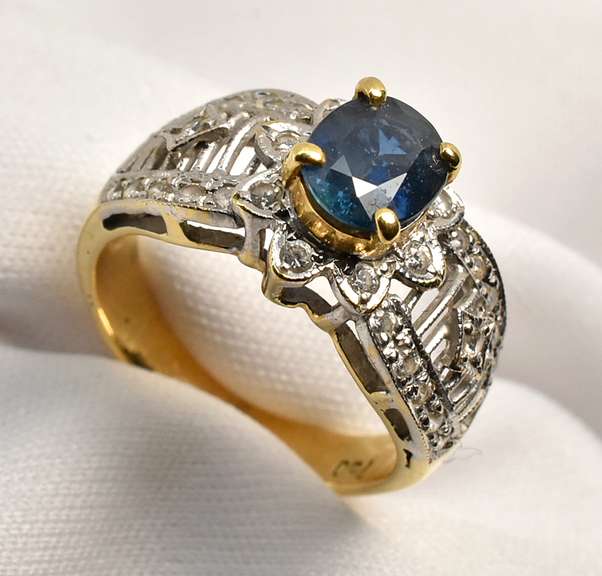 Modern 18k Filigree Sapphire Ring