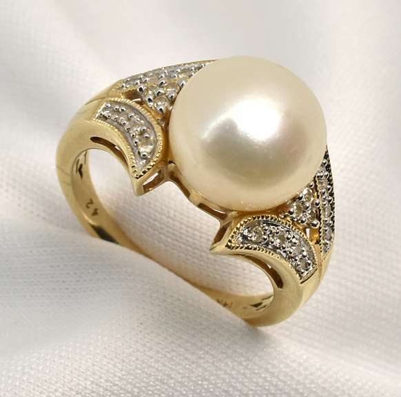 Lustrous Button Pearl and Diamond Ring