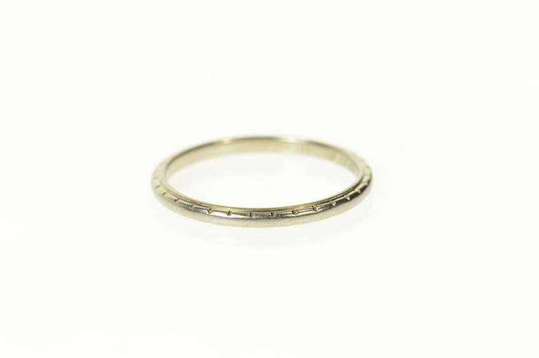 18K White Gold Art Deco Etched Pattern 1.9mm Wedding Band Ring