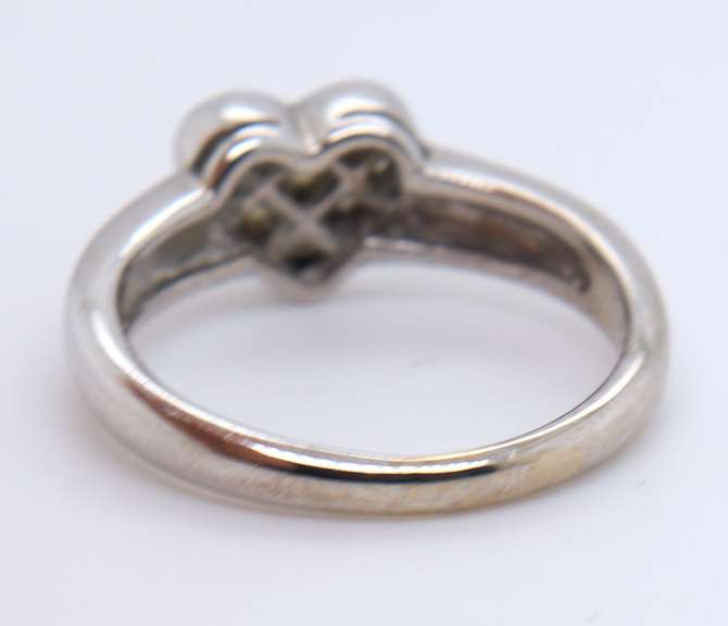 Sparkling White Gold Invisible Set Heart Ring