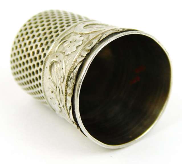 Antique Sterling Horseshoe & Clover Thimble