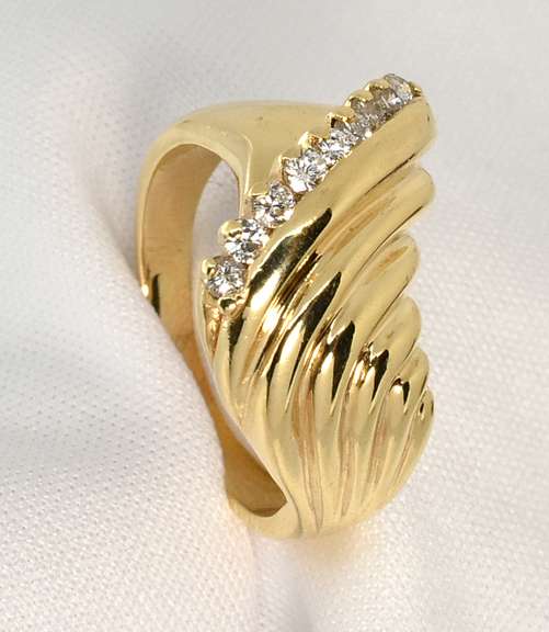 Modern Ring with Diamonds