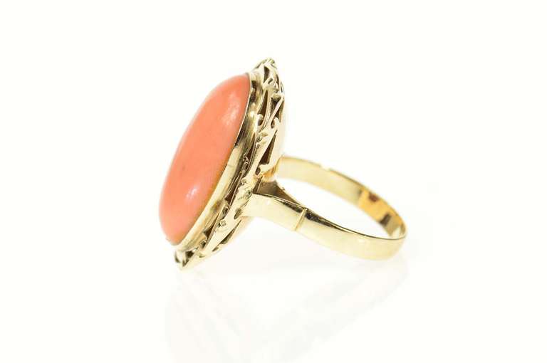 14K Yellow Gold Victorian Ornate Coral Cabochon Cocktail Ring