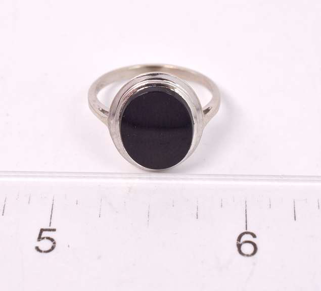 Wonderful Onyx Ring in White Gold