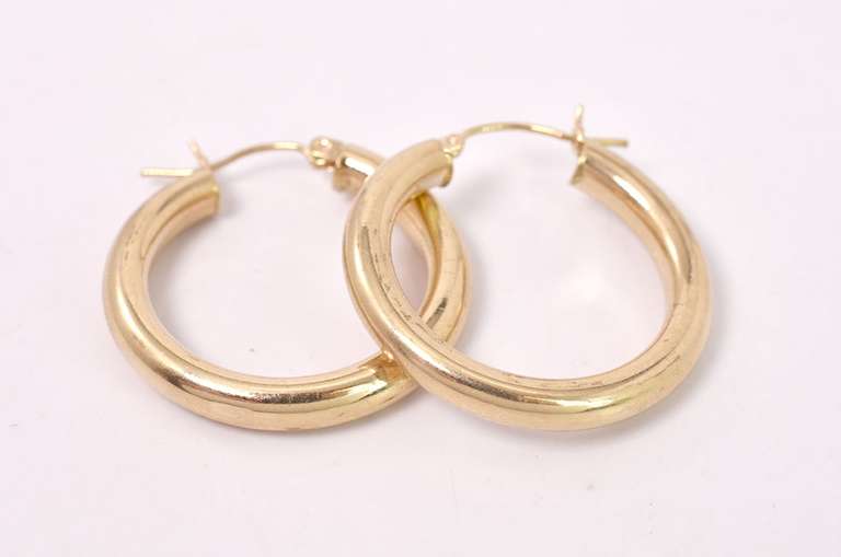 Fabulous Hoop Earrings in Yellow Gold