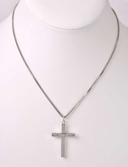 Cross Pendant Necklace in Sterling Silver