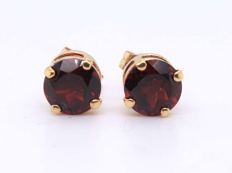 Beautiful Yellow Gold 6mm Garnet Stud Earrings