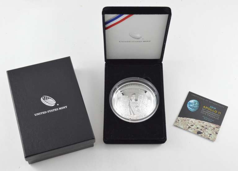 2019-P Apollo 11 Anniversary Commemorative Silver Pf Dollar Box/COA