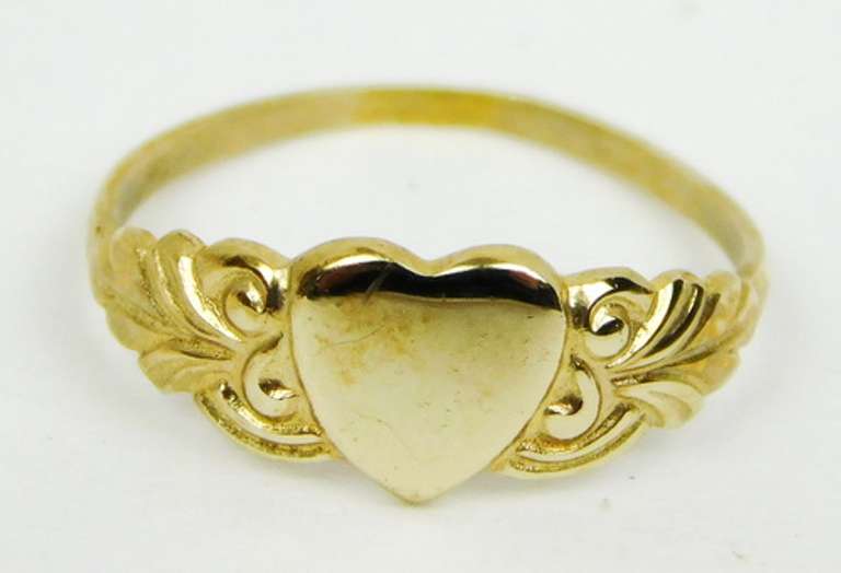 Vintage 10K Gold Baby Heart Ring