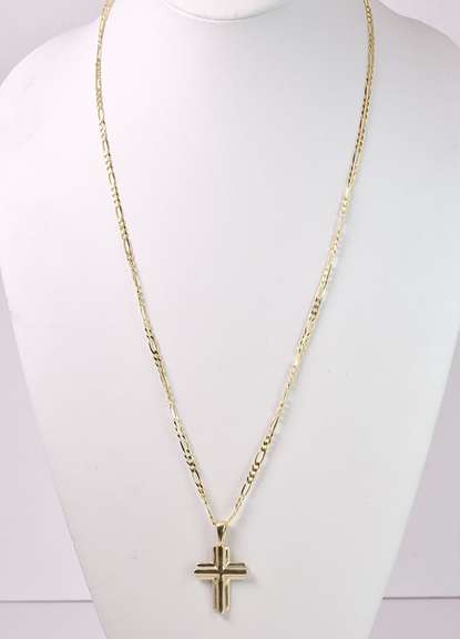 Classic Cross Pendant in 14K Yellow Gold