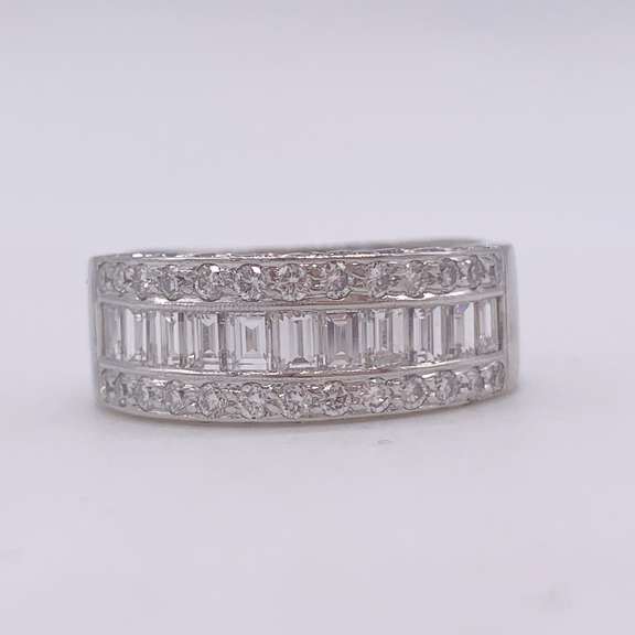 Stunning 14kt Gold & Diamond Band Ring, 2.0 CTW