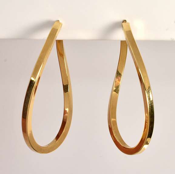 Fashionable Wavy Hoop Earrings