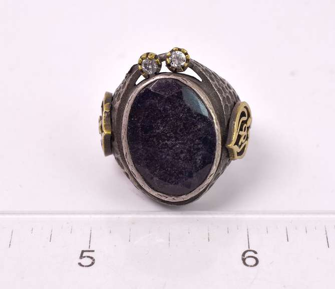 Sensational Vintage 7.4CTS Sapphire and CZ Ring in Sterling Silver