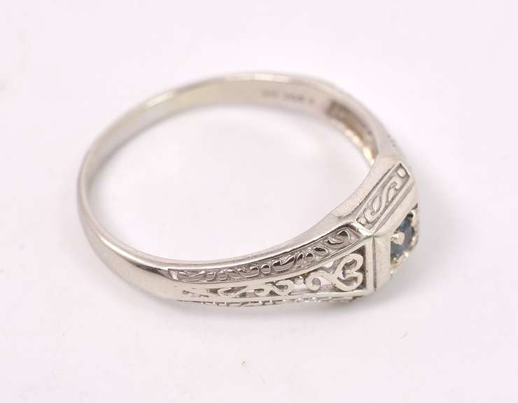 Lovely Aquamarine Ring in 14K White Gold