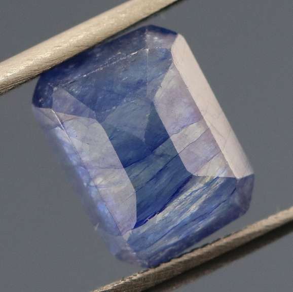 3.56ct Royal blue Sapphire from Madagascar