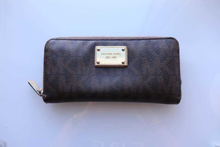 Micheal Kors Jet Se Contiental Brown Wallet
