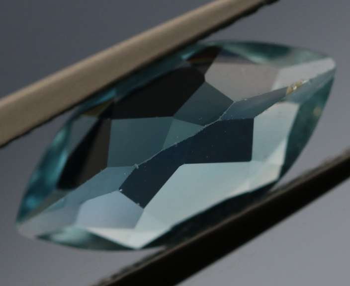 Gorgeous 2.21ct marquise cut Swiss blue Topaz