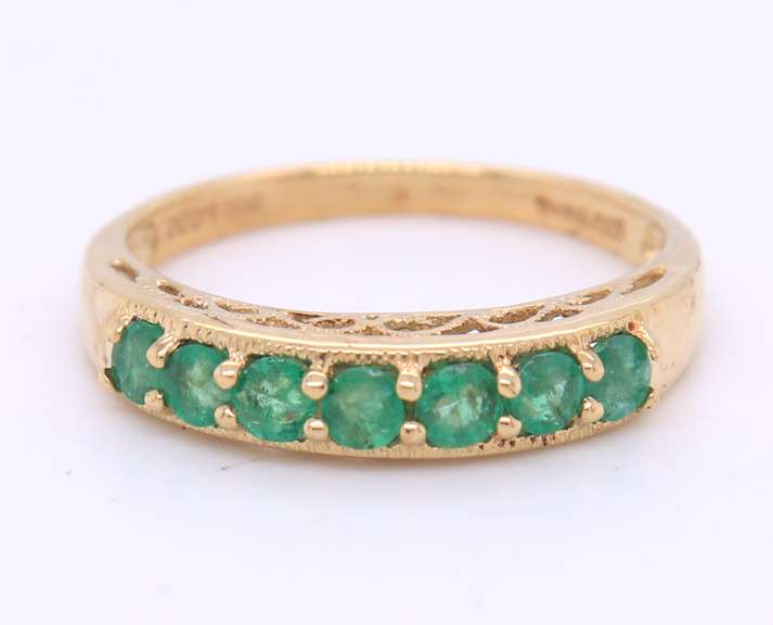 Fantastic Yellow Gold Emerald Shared Prong Band