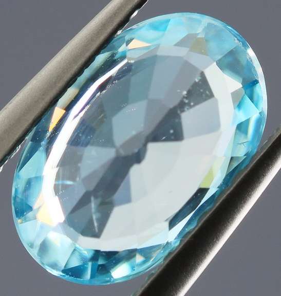 Brilliant! 2.34ct diamond luster blue Zircon