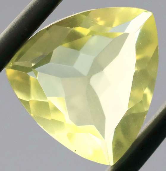 Ravishing 6.84ct trillian cut lemon Citrine