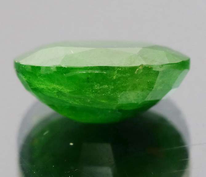 Massive! 11.98ct untreated Tsavorite Garnet!